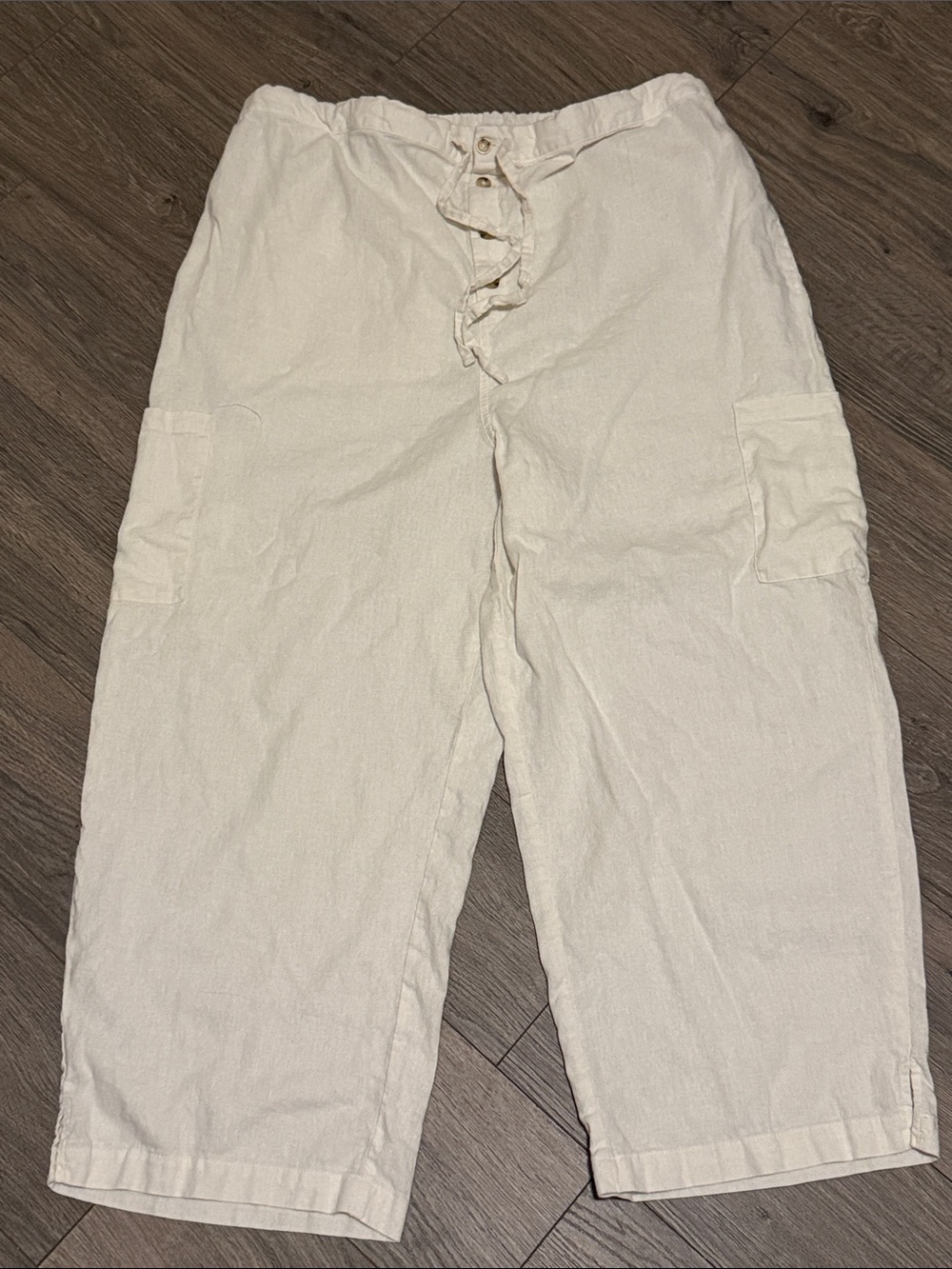 Anthropologie Cream Cargo Capris with Drawstring Waist Celandine size medium